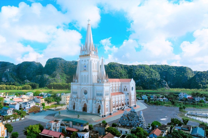 Exploring Vietnam’s newly opened largest church - 1 Exploring Vietnam’s newly opened largest church - 1