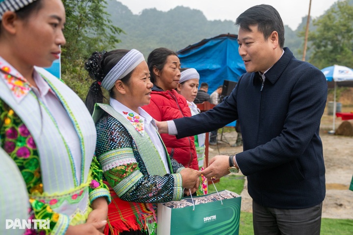 Dantri Newspaper begins building seven homes for poor families in Cao Bang - 5