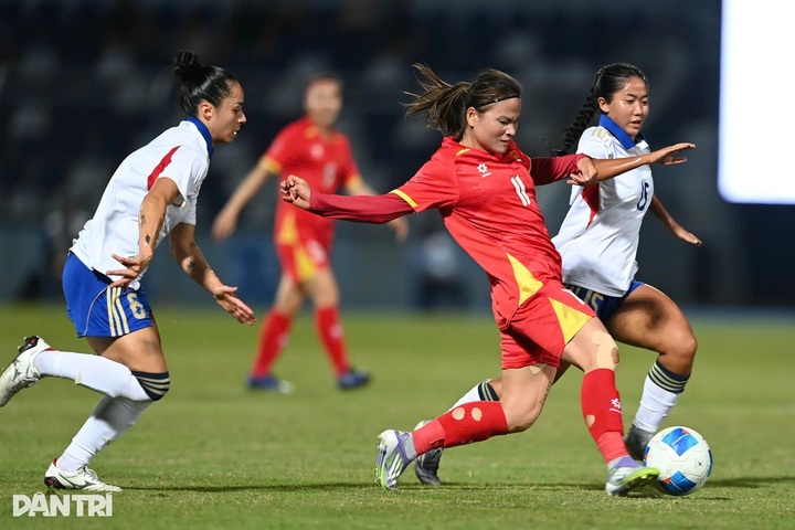 Vietnam miss out on SEA Games 33 gold after shootout loss to Philippines - 1