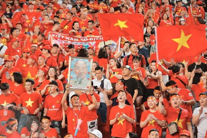 Vietnam defeat Thailand 3-2 to claim men's football gold medal - 2