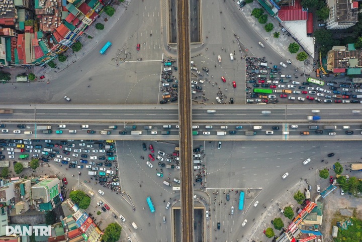 AI cameras in Hanoi detect over 1,000 traffic violations in seven days - 2 AI cameras in Hanoi detect over 1,000 traffic violations in seven days - 2