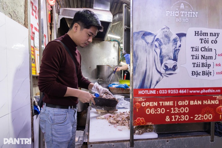 Pho Thin Bo Ho prepares to relocate after 70 years in Hanoi old quarter - 2