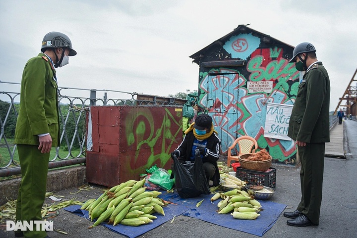 Hanoi sets deadline to fully eliminate street markets - 1 Hanoi sets deadline to fully eliminate street markets - 1