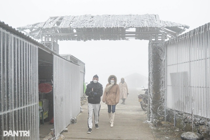 Cold surge to hit northern Vietnam over New Year holiday - 1