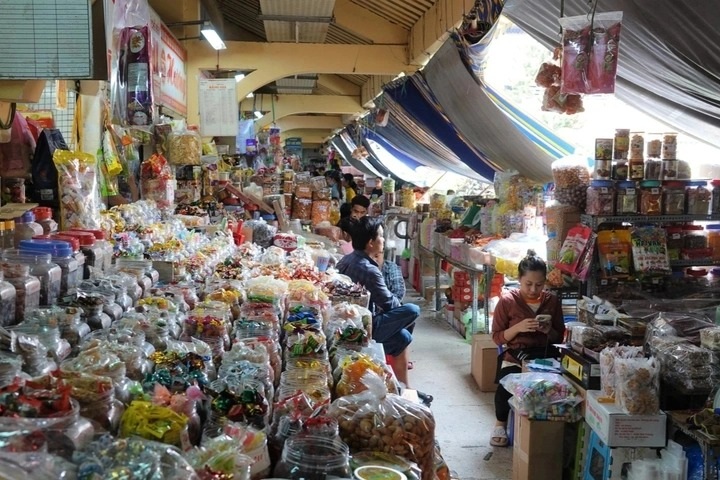 Vietnam's retail market hits USD 269 bln as e-commerce booms: report - 1