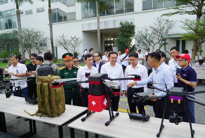 HCM City pilots UAVs for delivery services - 1