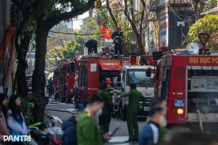 Two killed in fire at seven-storey house in Hanoi - 2 Two killed in fire at seven-storey house in Hanoi - 2