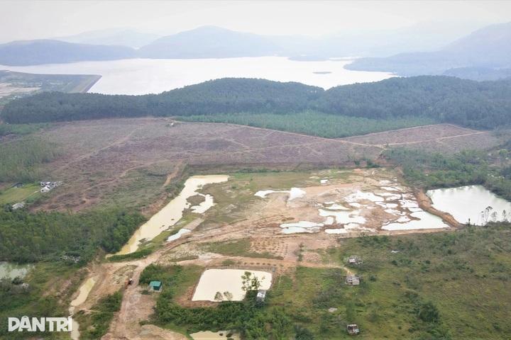 Overloaded waste site threatens lives of Ha Tinh residents - 6