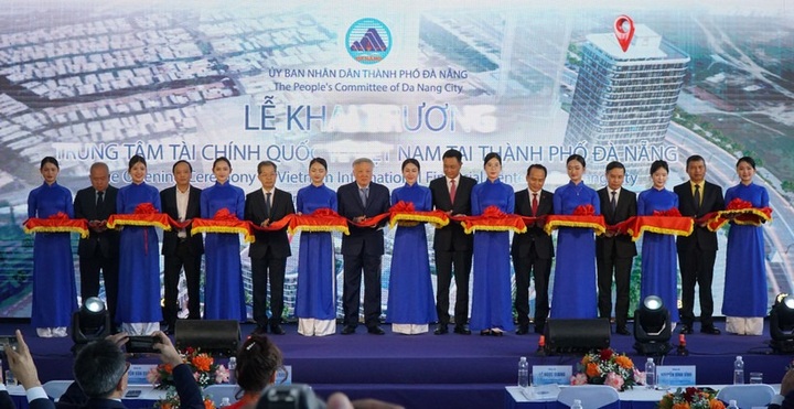 Vietnam launches International Financial Centre in Danang - 1