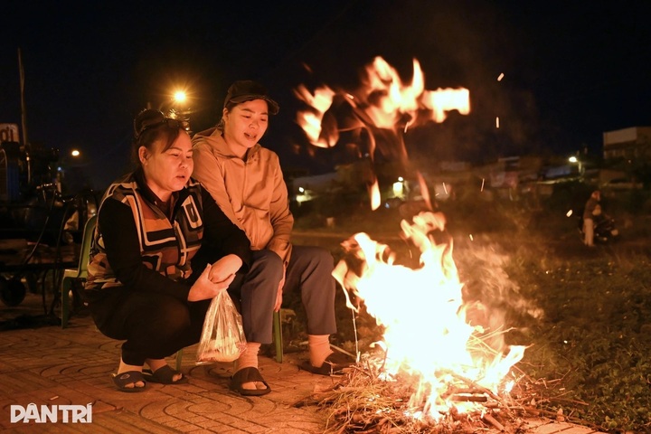 Cold snap sees Ho Chi Minh City drop below 17 degrees Celsius - 1