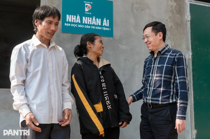 Six poor households in Phu Tho receive new homes with media support - 4