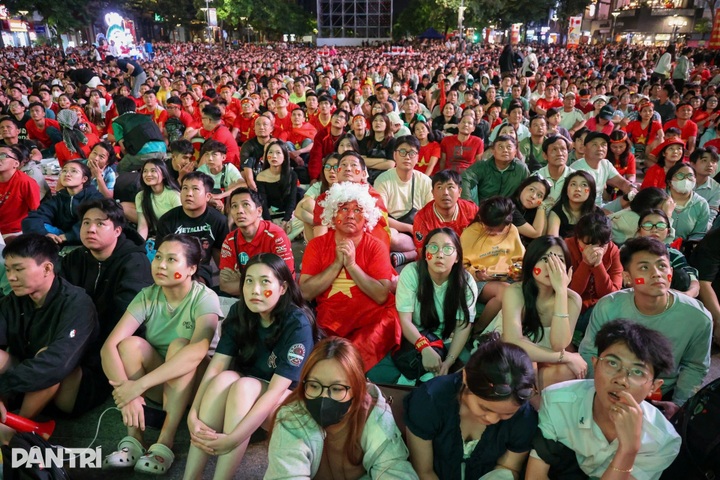 Vietnam fans in tears after U23 loss to China at Asia semis - 3