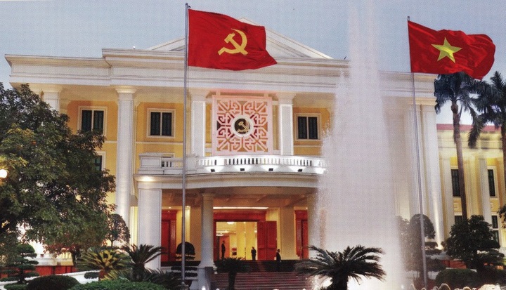 14th Party Central Committee convenes first meeting - 1
