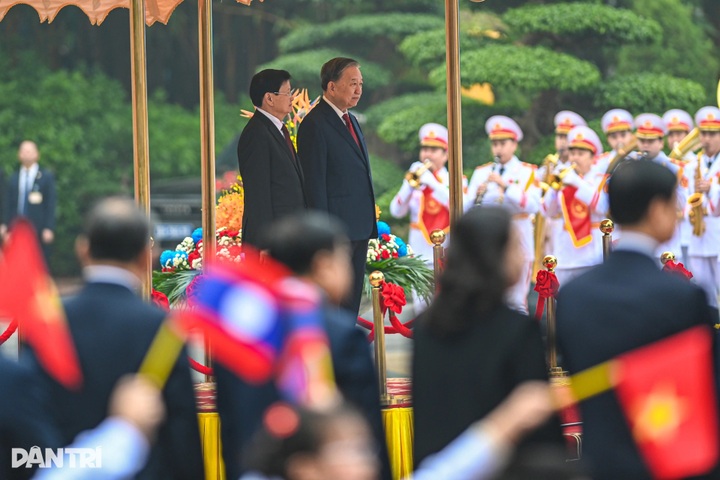 Lao Party Chief and President begins state visit to Vietnam - 4