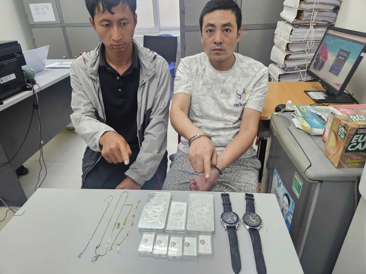 Two Chinese nabbed in VND 300 million Danang burglary - 1 Two Chinese nabbed in VND 300 million Danang burglary - 1