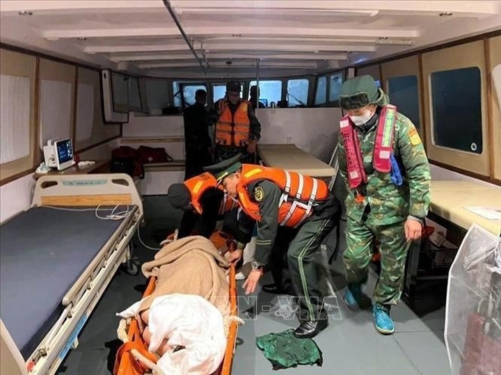 Japanese tourist rescued after suffering stroke at sea - 1