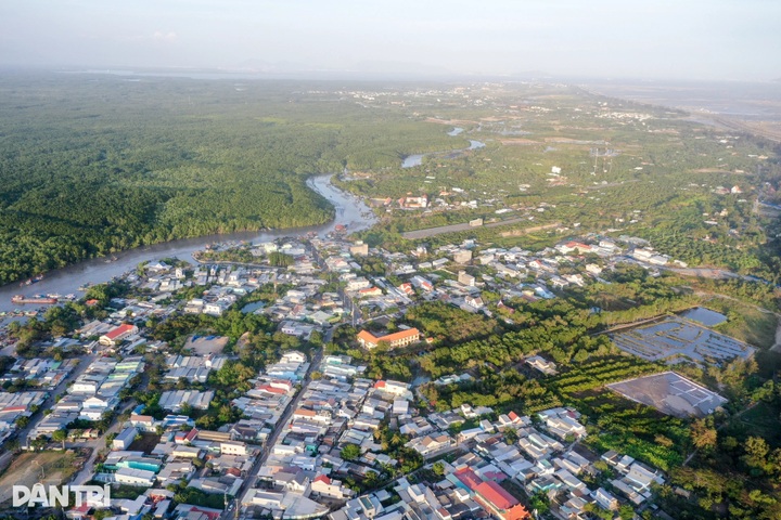 Ho Chi Minh City to launch first electric bus route in Can Gio - 1
