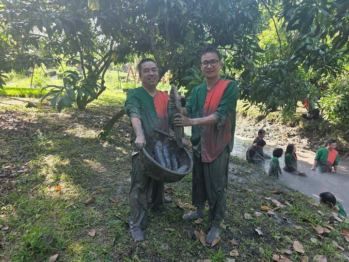 Can Tho resort draws crowds with Tet film sets and safari zoo - 4