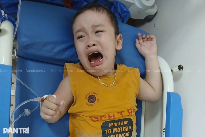 Nearly USD 9,700 raised for Dong Nai boy battling cancer - 3 Nearly USD 9,700 raised for Dong Nai boy battling cancer - 3