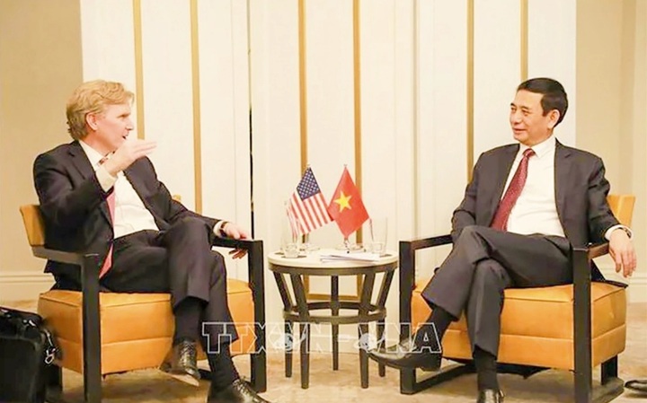 Vietnamese, US defence officials discuss war legacy cooperation - 1