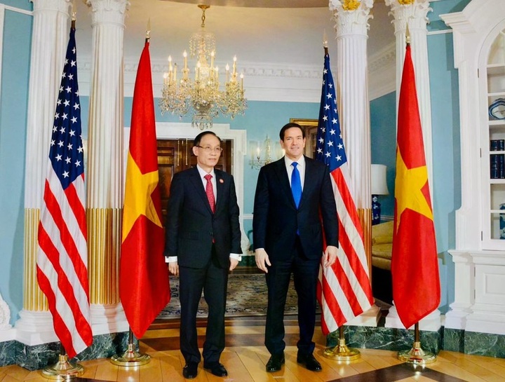Vietnam, US seek ways to deepen all-round ties - 1