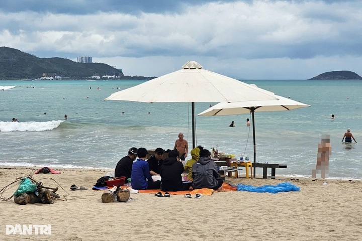 Missing student found dead at Nha Trang beach - 1