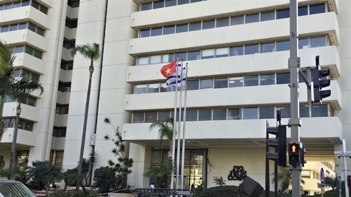 Vietnamese in Israel urged to stay alert as missile, drone attacks surge - 1