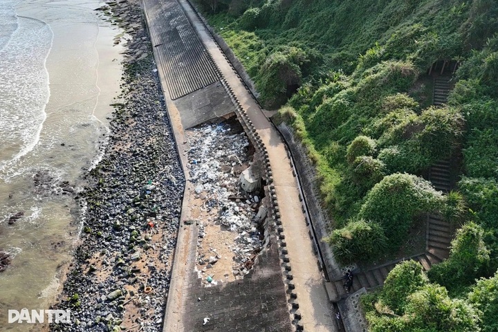 Coastal erosion threatens Vinh Moc Tunnels site - 1