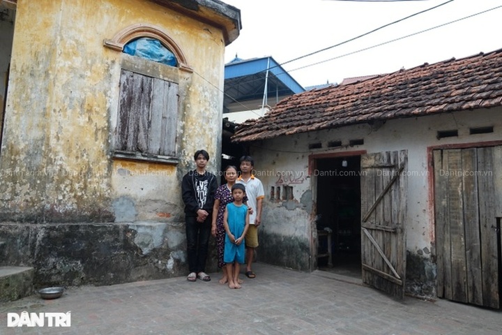 Hanoi family receives new home thanks to public donations - 3