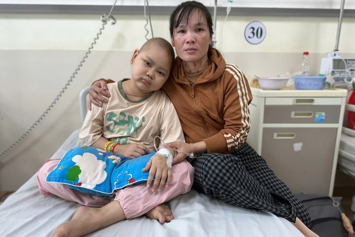 Donations top USD 9,300 for girl with brain tumour - 2