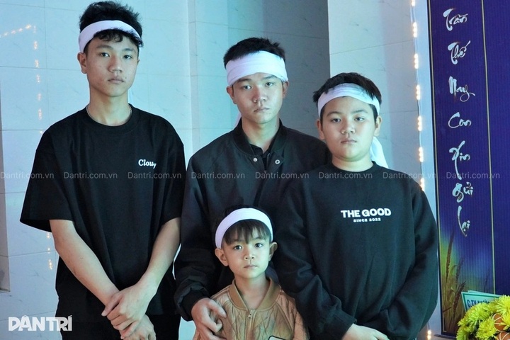 Four orphaned brothers in Ha Tinh seek support - 1 Four orphaned brothers in Ha Tinh seek support - 1