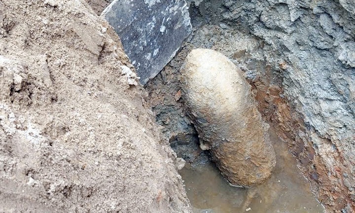 350kg wartime bomb found at Bac Ninh house construction site - 1 350kg wartime bomb found at Bac Ninh house construction site - 1