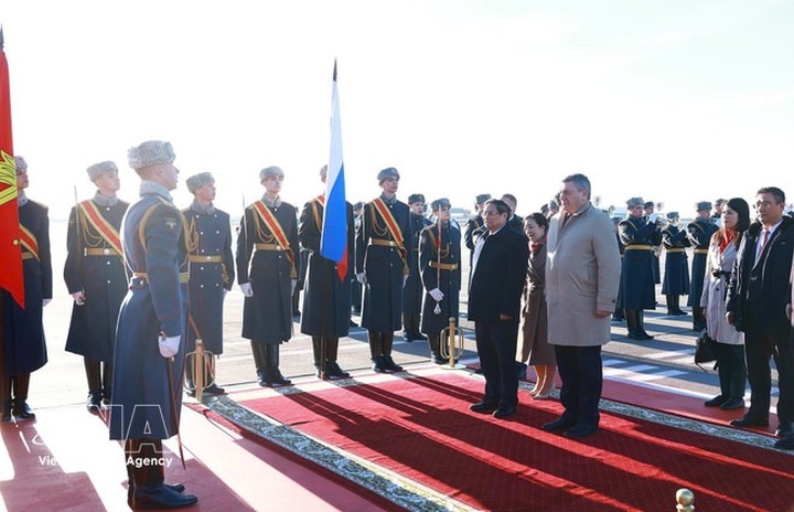 Prime Minister Pham Minh Chinh begins official visit to Russia - 2