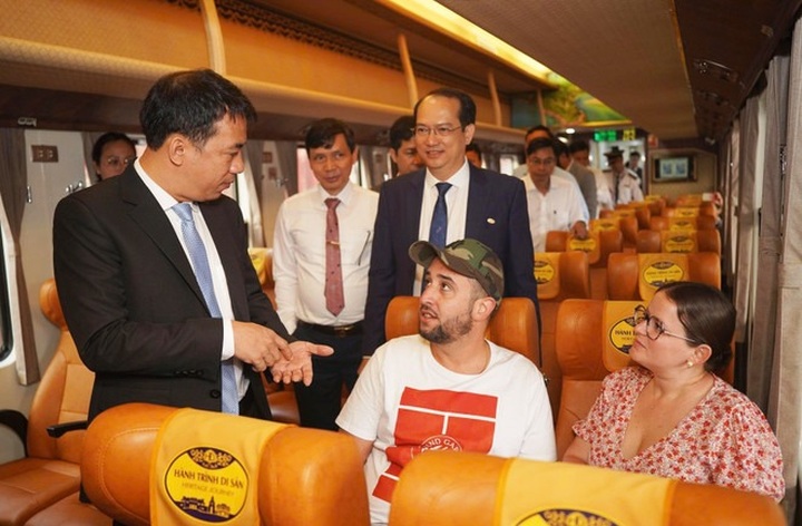 New exterior design launched for central heritage train - 2 New exterior design launched for central heritage train - 2