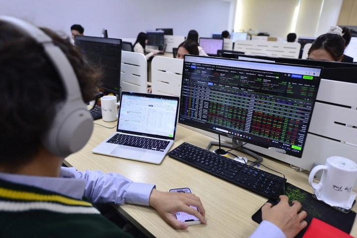 Vietnam stock market set for new cycle on reforms, inflows - 1