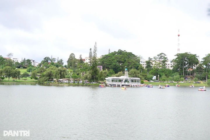 Lam Dong to spend VND 48 bln to protect Xuan Huong Lake - 1