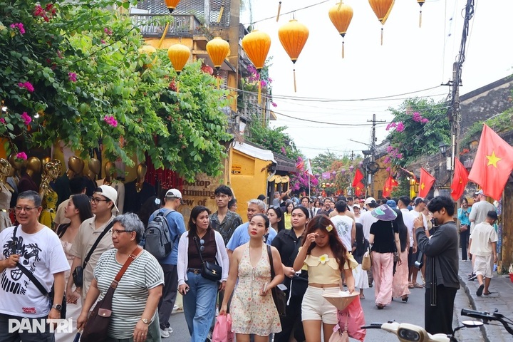 Danang tops Vietnam in holiday international arrivals - 1