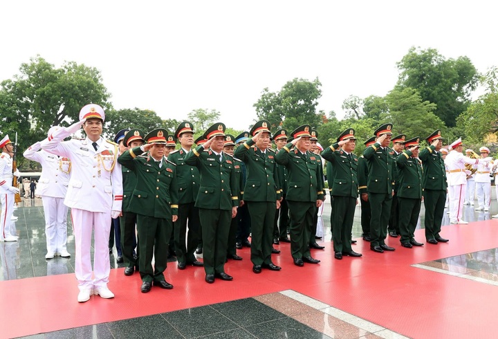 Vietnamese leaders mark President Ho Chi Minh birth anniversary - 11