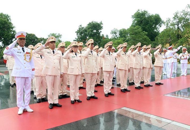Vietnamese leaders mark President Ho Chi Minh birth anniversary - 12