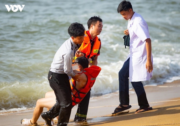 Danang holds rescue drill on Son Tra Peninsula - 2