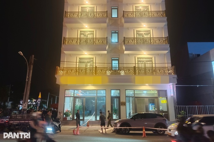 Foreigner found dead outside HCM City hotel - 1