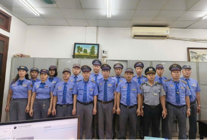 Train crew helps save passenger after suspected stroke - 1