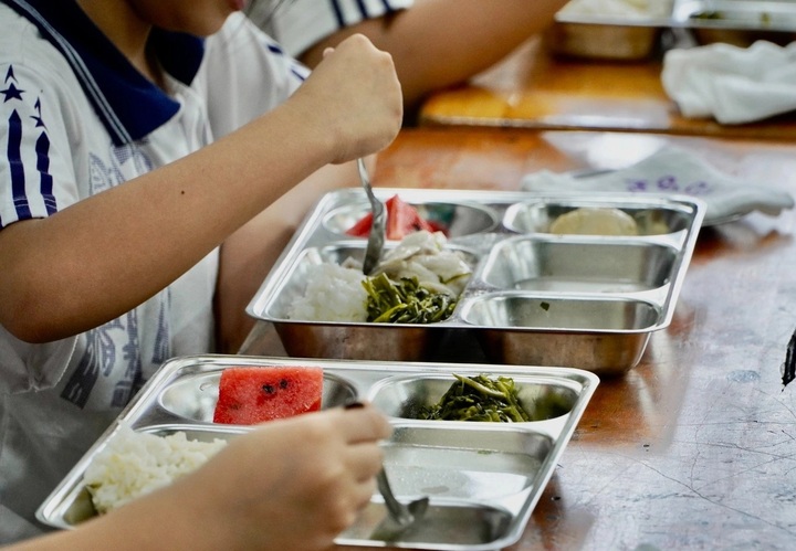 Hanoi to involve parents in school meal safety checks - 1