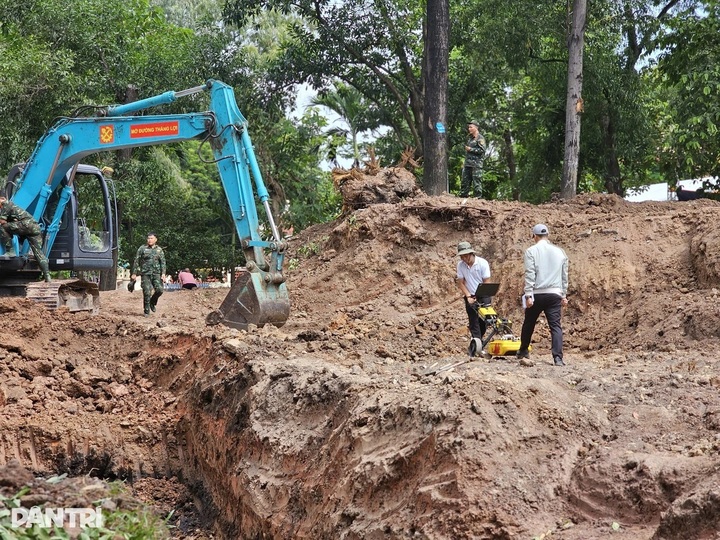Recovery of war martyrs' remains at HCM City park reaches 125 - 1