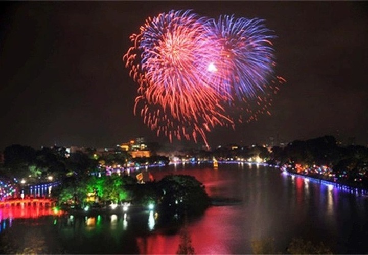 Hanoi to stage fireworks displays at five sites on National Day - 1
