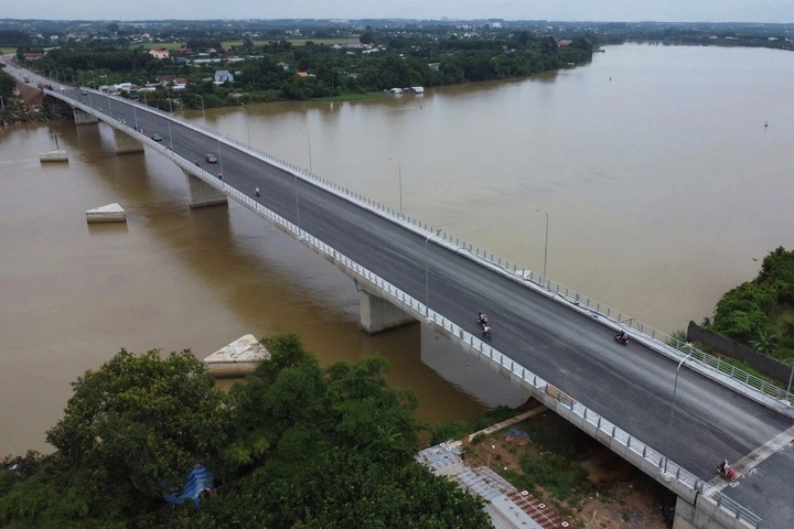 Dong Nai to oversee three bridge projects linking HCM City - 1