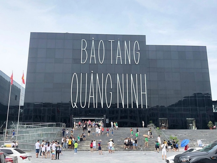 Quang Ninh tightens oversight of tourism services - 1