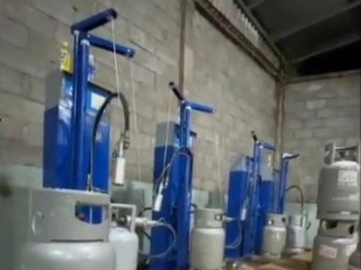 HCM City police bust fake gas ring, 10 charged - 2