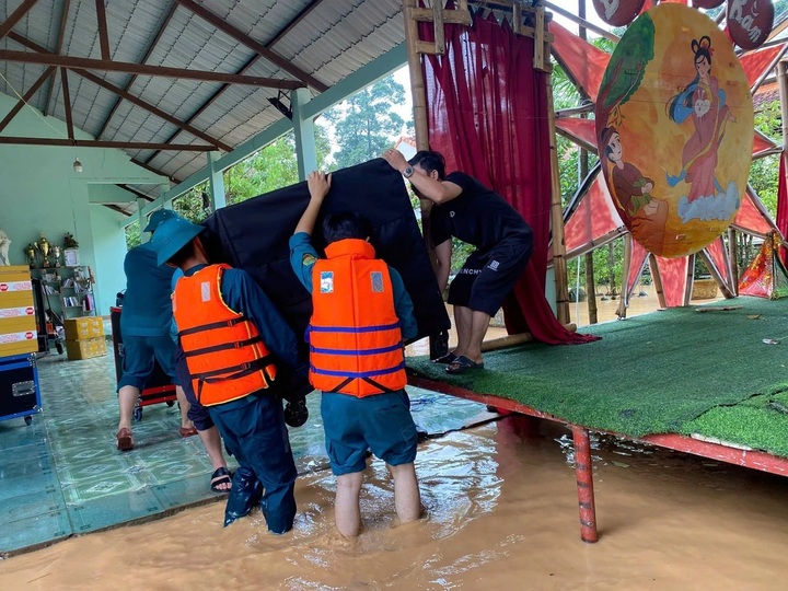 Heavy rain floods residential areas in Dong Nai - 2