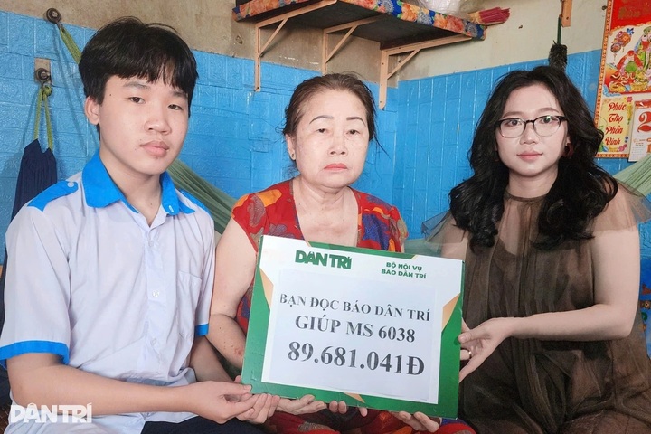 Dantri readers support grandmother raising orphaned grandson - 1